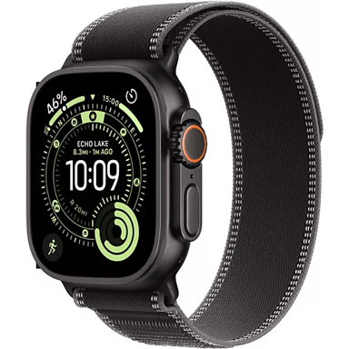 Apple Watch Ultra 4 titane noir vue de trois quarts avec bouton Action orange